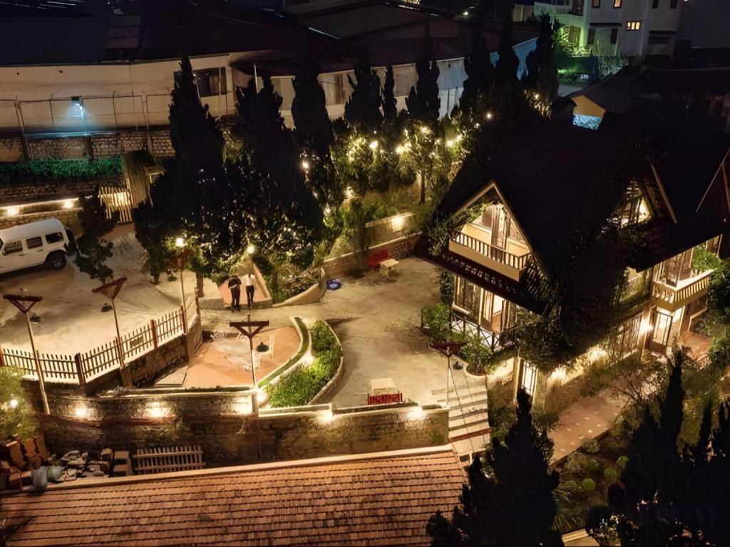 Dalat Old Market Town Exterior photo